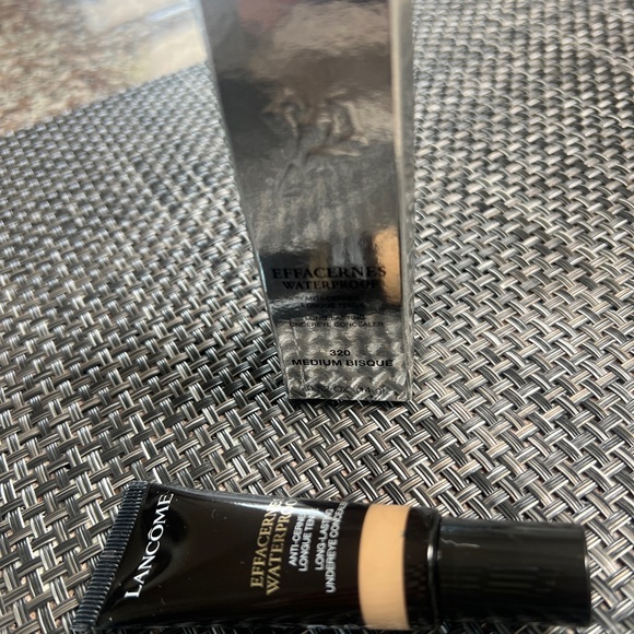 Effacernes Waterproof Protective Undereye Concealer, 0.52oz - Picture 3 of 6